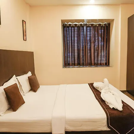 Hotel Sheldon International Near Science City-3