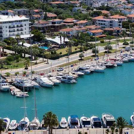 Sisus Marina Hotel-2