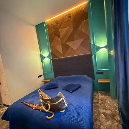 Mezzanine Hotel-2