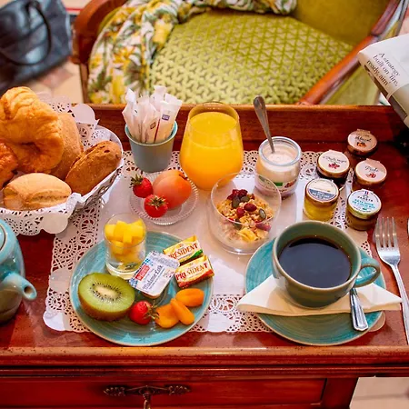 Le Relais Saint Honore-3