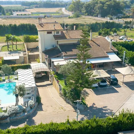 Bed&Breakfast Giardini Di Marzo-3