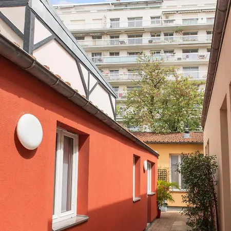 Fondary Family Residence-3