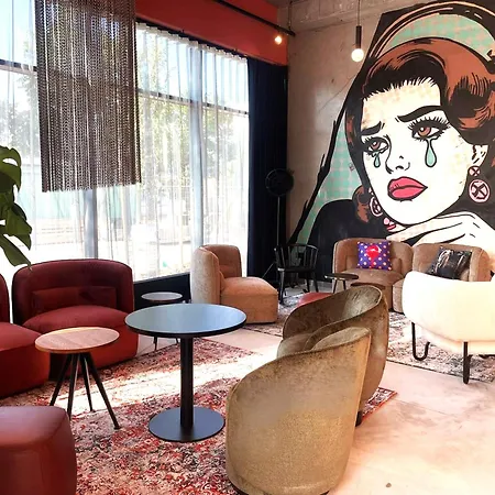 Moxy Verona-3