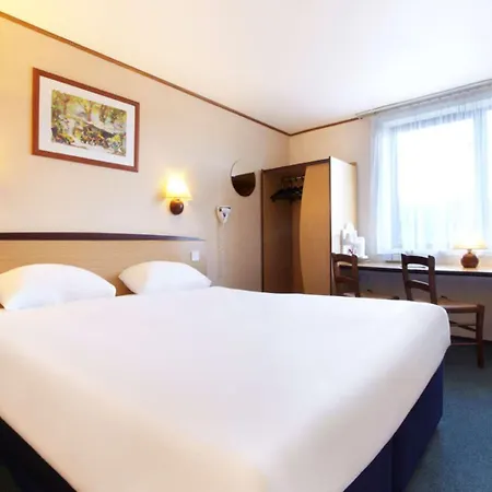The Runmere Hotel, Liverpool South Runcorn, Part Of The Ag Collection-2