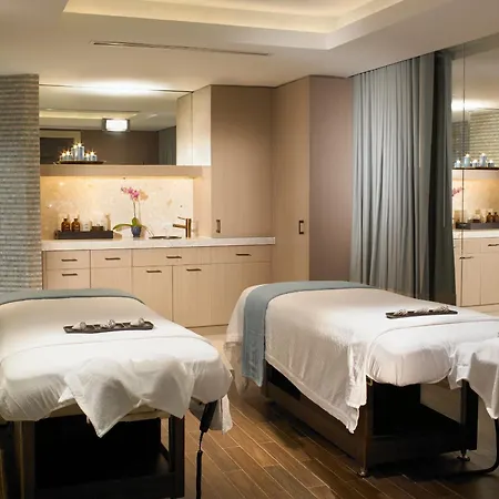 The Palms Hotel & Spa-3