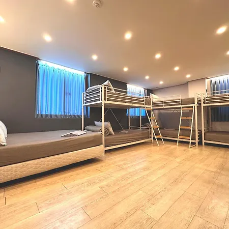 Oyo Rooftop Hostel-2