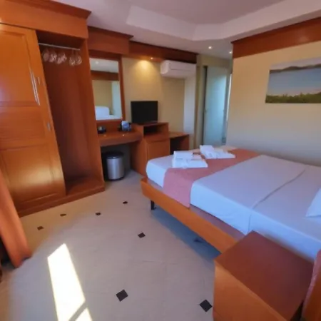 Hack Patong Beach Hotel-3