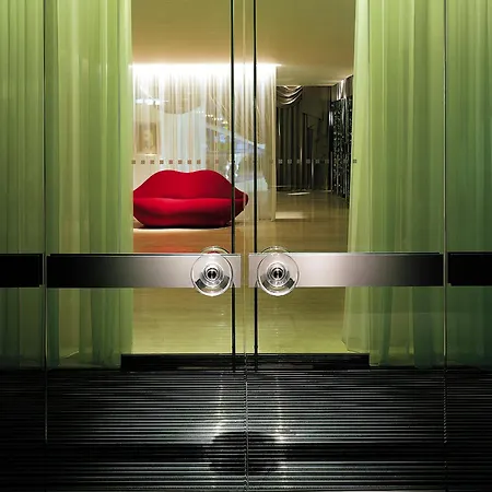 Sanderson London-3