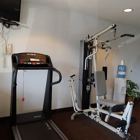 Days Inn & Suites By Wyndham Peachtree City-3