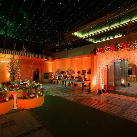 Dee Marks Airport Hotel & Resorts-3