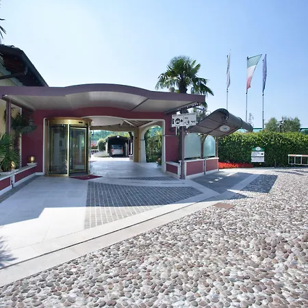Vip'S Motel Luxury Accommodation & Spa-2