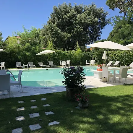 Jr Resort Logos Forte Dei Marmi-3