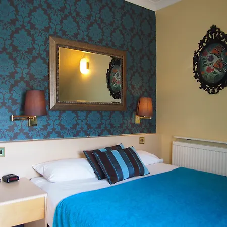 Thistle Hotel-3