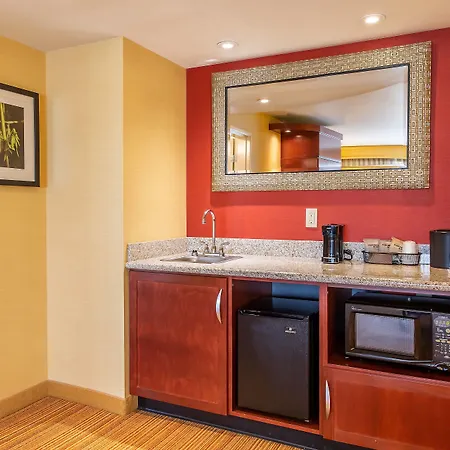 Courtyard By Marriott Lexington Keeneland/Airport-2