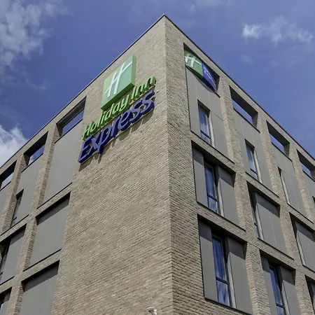 Holiday Inn Express London - Excel By Ihg-2