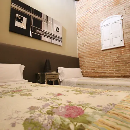 Hostal Orleans-3