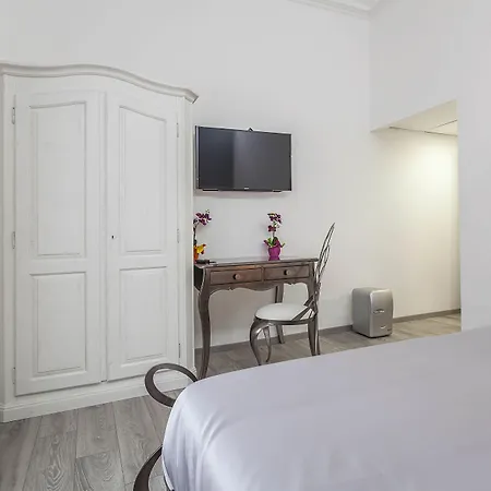Rome Eco Suites-3