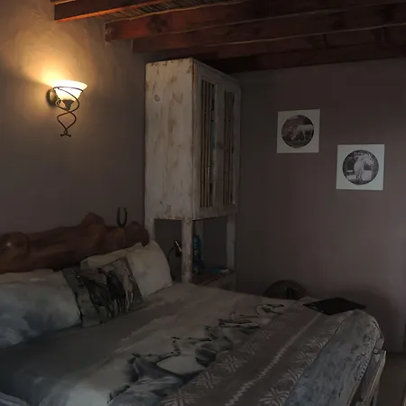 Tniqua Stable Inn-2