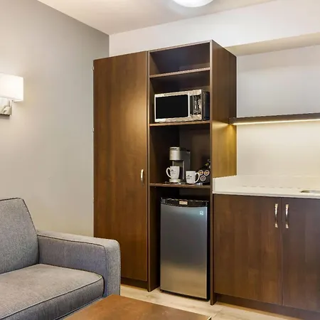 Microtel Inn & Suites By Wyndham Mont Tremblant-2