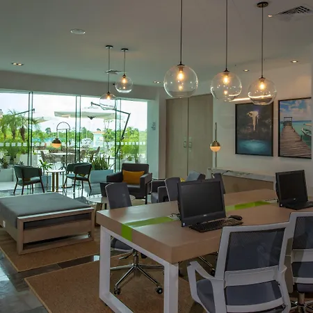 Holiday Inn&Suites - Merida La Isla, an IHG Hotel-2