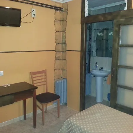 Hostal Isla Cristina Mataro-3