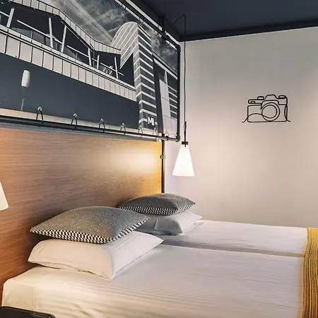Zoom Hotel-2