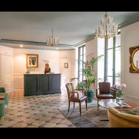 Hôtel De La Porte Dorée-3