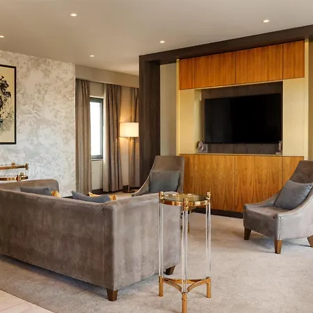 Doubletree By Hilton Belfast City Ten Square-2