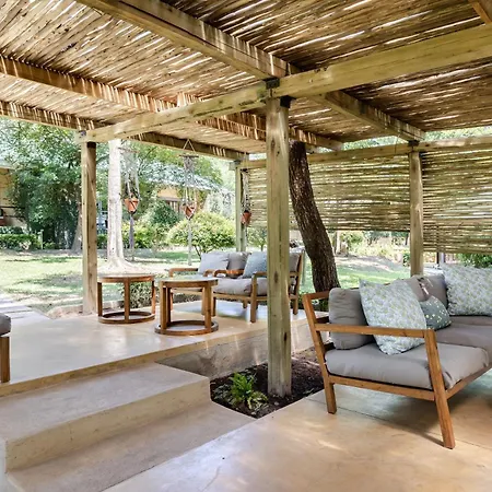 Perry'S Bridge Hollow Boutique Hotel-2