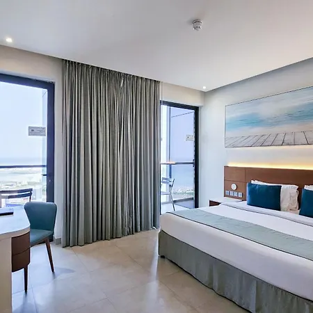 Wyndham Garden Ajman Corniche-2
