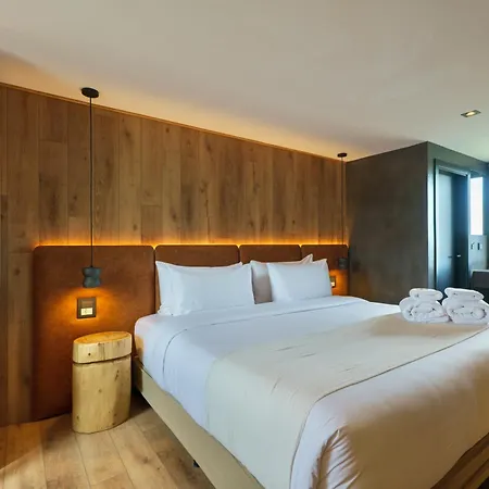 Montano Boutique Suites-2