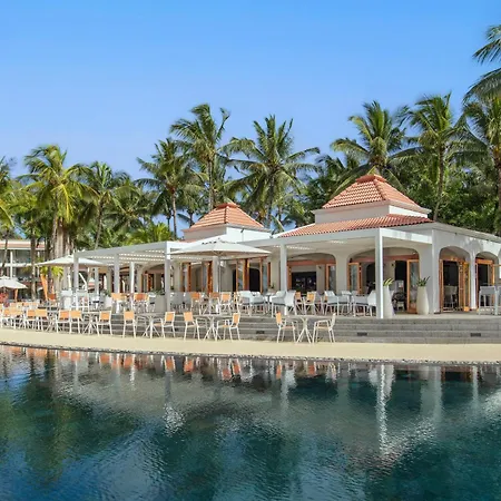 Mauricia Beachcomber Resort & Spa-3