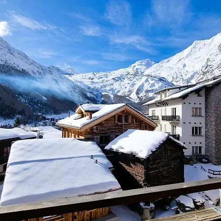 Hotel Les Amis-3