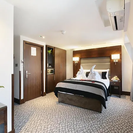 Park Grand Paddington Court-2