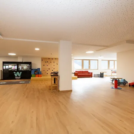 Hotel Kristall-2