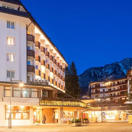 Hotel Alaska Cortina-2