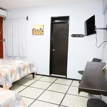 Hotel Murallas 231-3