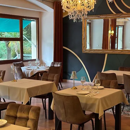 Appart'Hotel-Restaurant Castel Emeraude-3