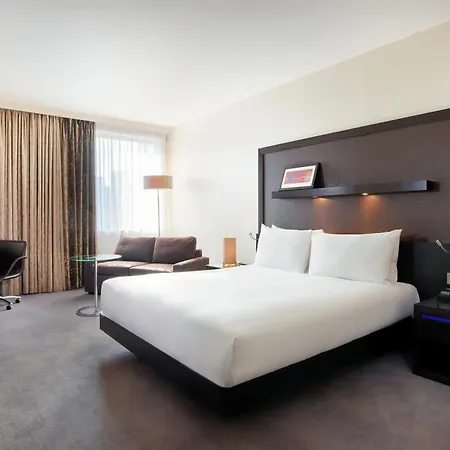 Hilton London Canary Wharf-2