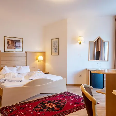 Hotel Goldenes Roessl-Adults Only-3