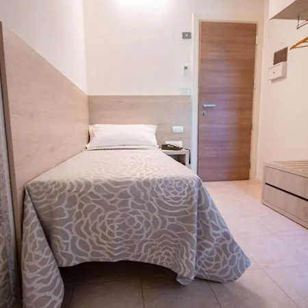 Hotel Monica-2
