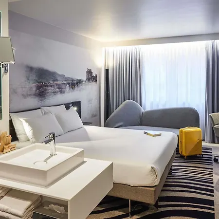 Novotel Edinburgh Centre-3