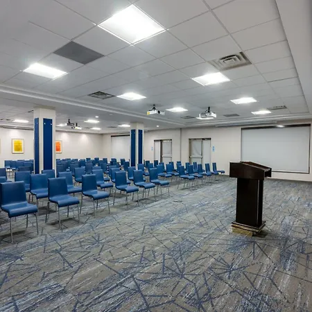 Holiday Inn Express & Suites Vaughan-Southwest By Ihg-2