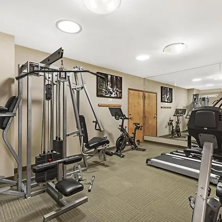 Best Western Plus Silver Saddle Inn-3