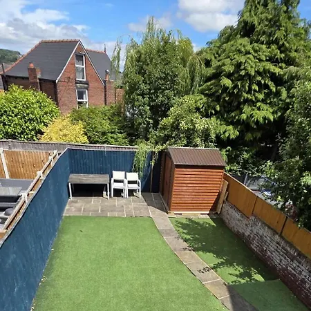 Sleeps 5 Free Parking Fast Wifi Near Hillsborough Easy Access To Sheffield City Centre And Peak District-3