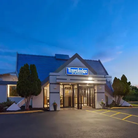 Travelodge By Wyndham Milwaukee-2