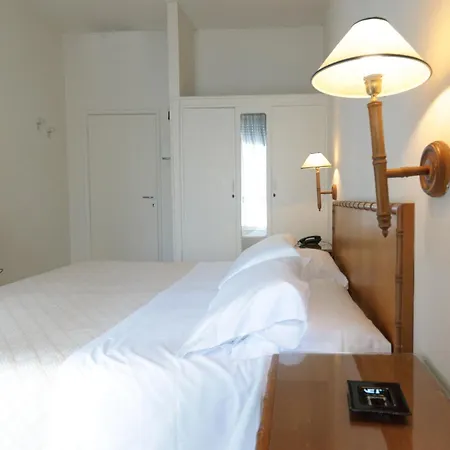 HOTEL TRIONFAL - Fronte Mare - Vicinissimi al Centro-3
