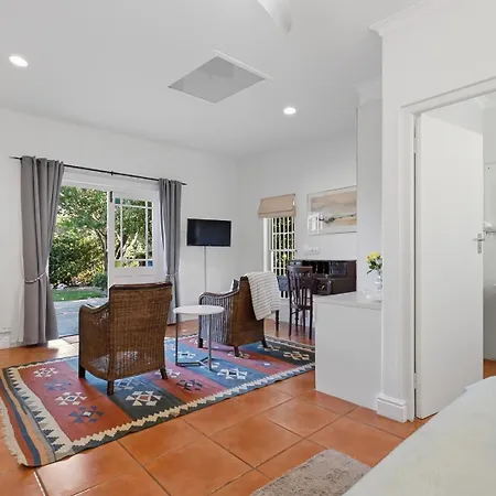 Paradiso Guesthouse & Self-Catering Cottage-3