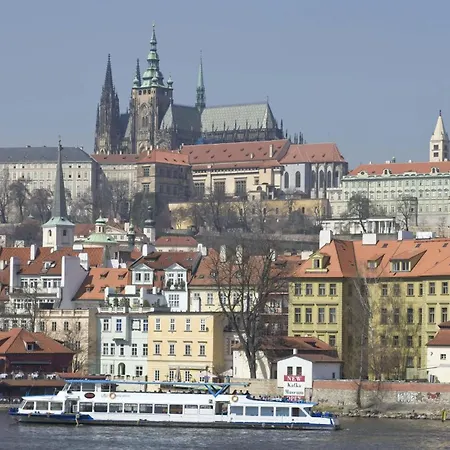 Occidental Praha Five-2