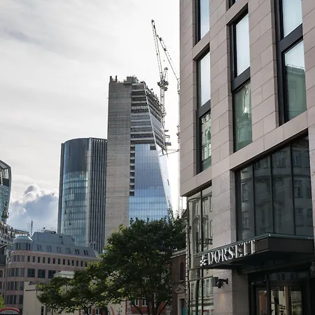 Leonardo Hotel London Aldgate-2